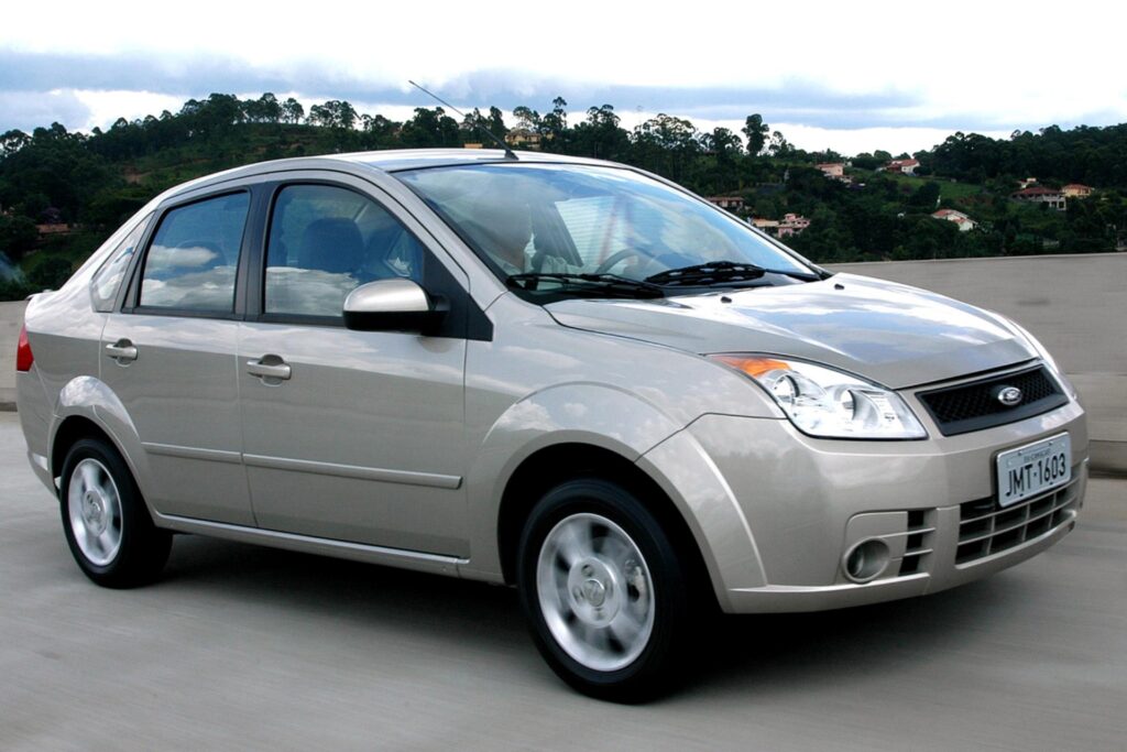 Ford Fiesta: 4 modelos usados por até R$ 50 mil para primeiro sedã