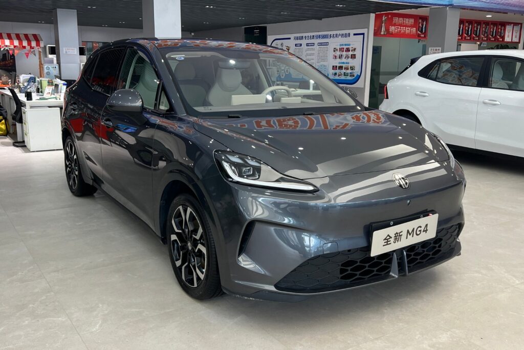 MG4 Urban chega ao Brasil para rivalizar com BYD Dolphin e Geely EX2