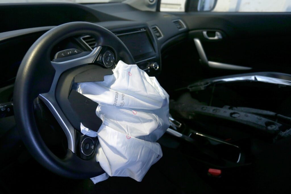 EUA: 10 mortes por airbags chineses falsos em carros