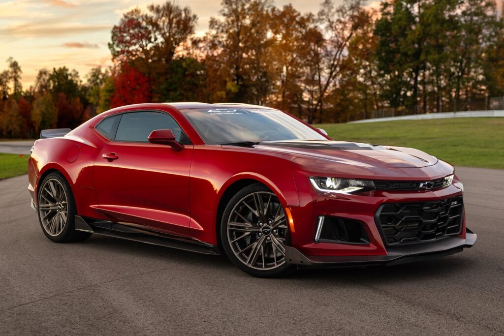 Chevrolet Camaro retorna com motor V8 e sem versão elétrica