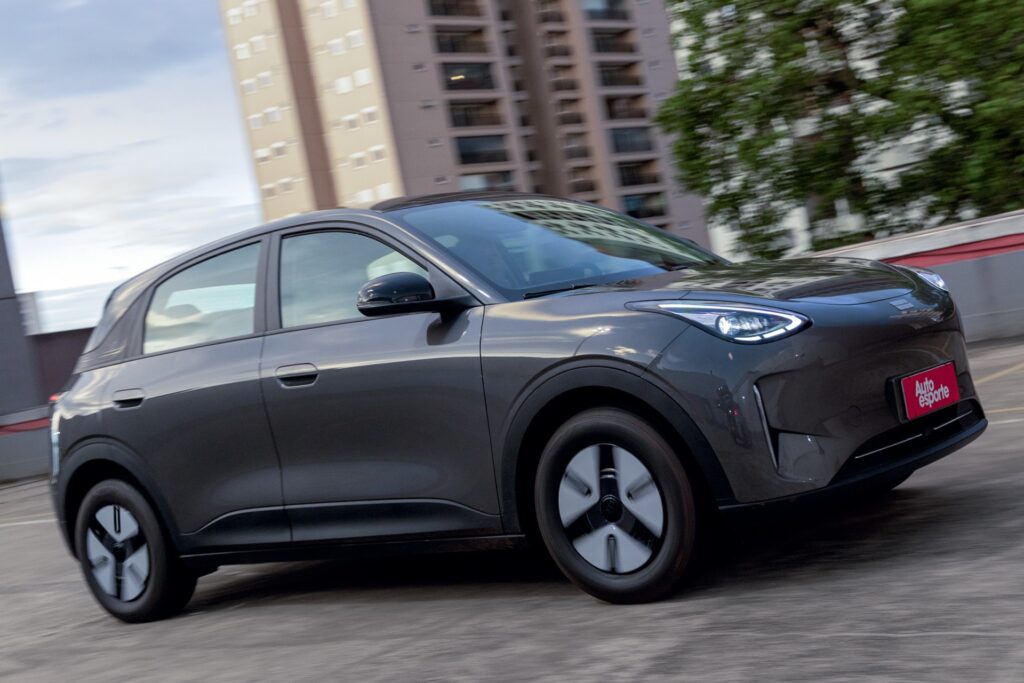 Geely EX2 gera operação de guerra na Renault