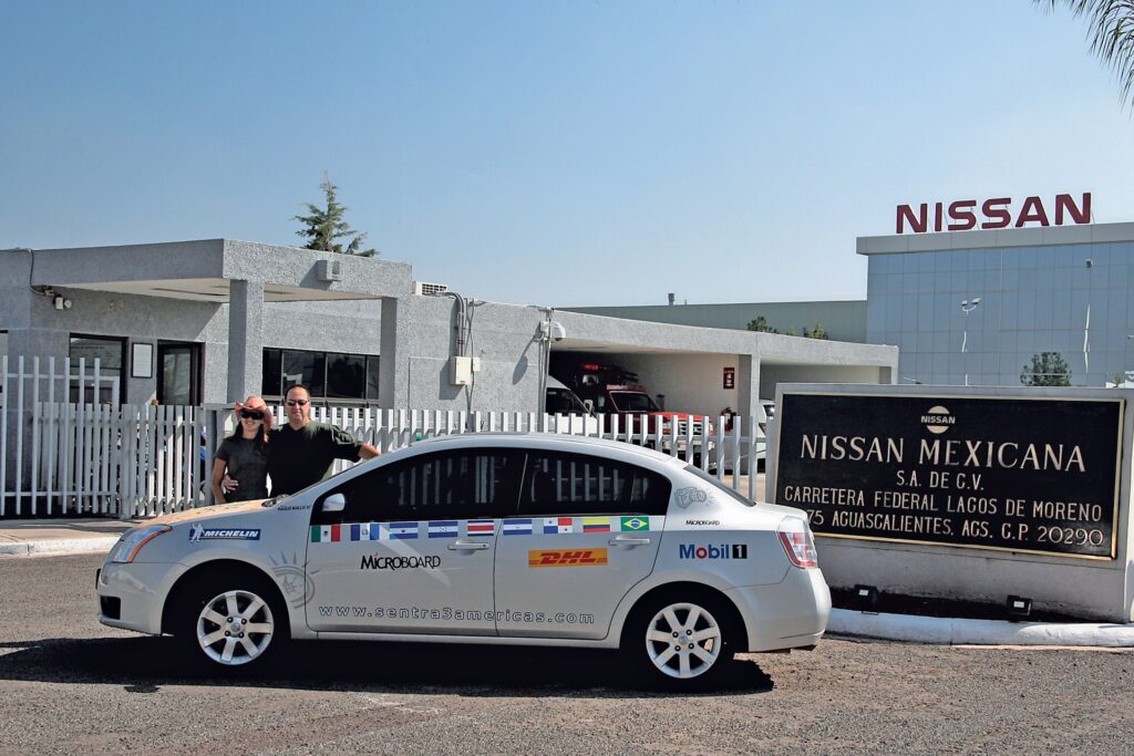 Casal viaja 40 mil km por 16 países das Américas em Nissan Sentra