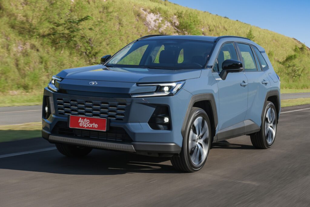 Novo Toyota RAV4 faz 20 km/l e custa R$ 30 mil menos