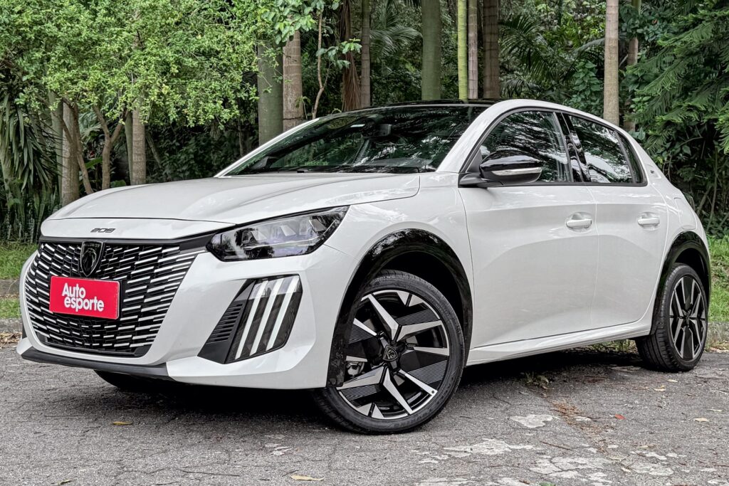 Peugeot 208 tem desconto de R$ 17 mil para vender mais