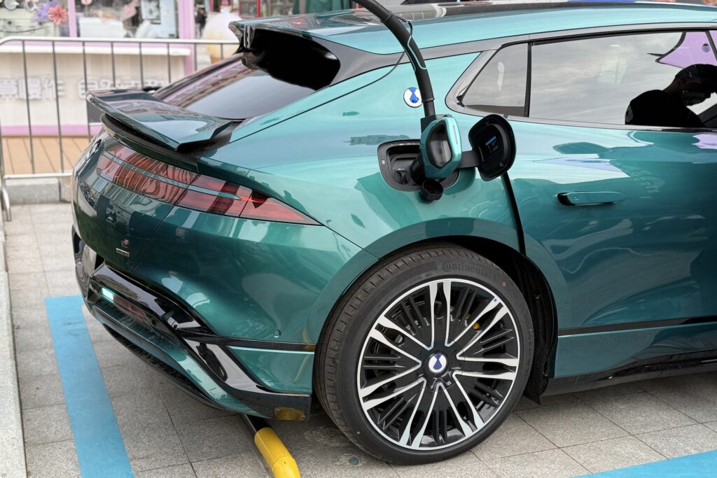 Atualização remota reduz autonomia de carro elétrico