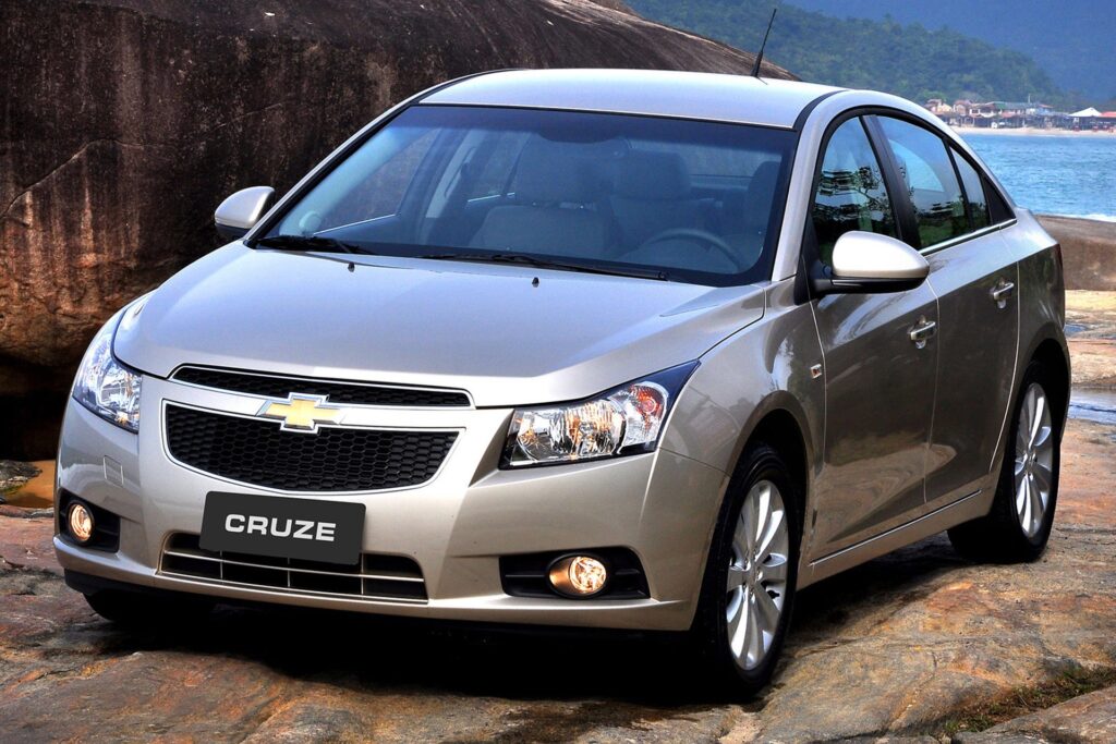 5 sedãs Chevrolet usados com espaço e robustez a partir de R$ 26 mil
