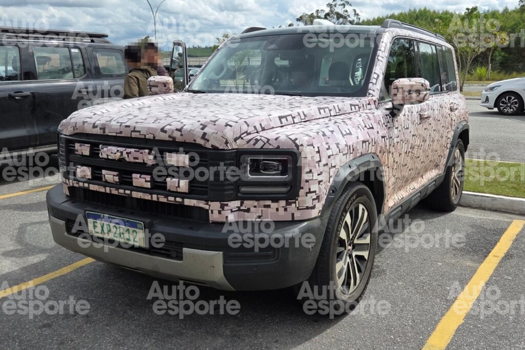 GWM Haval H7 híbrido flex é flagrado no Brasil com data de estreia