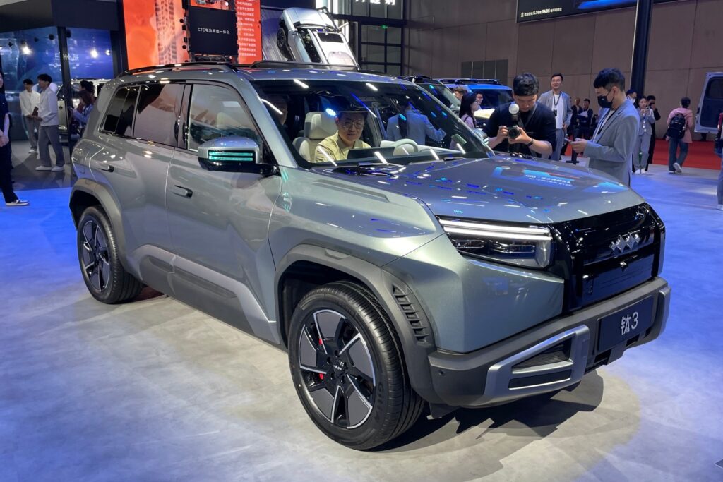 Denza Brasil 2026: marca de luxo da BYD lançará 3 carros