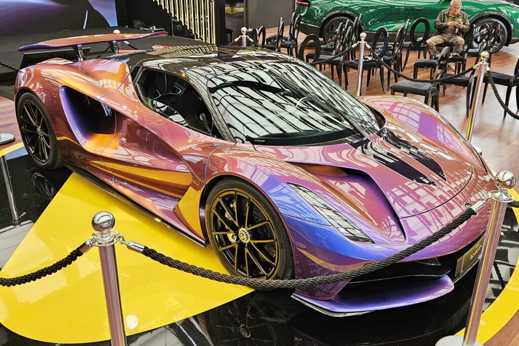 Lotus Evija, o carro mais potente e caro do Brasil, chega por R$ 30 milhões