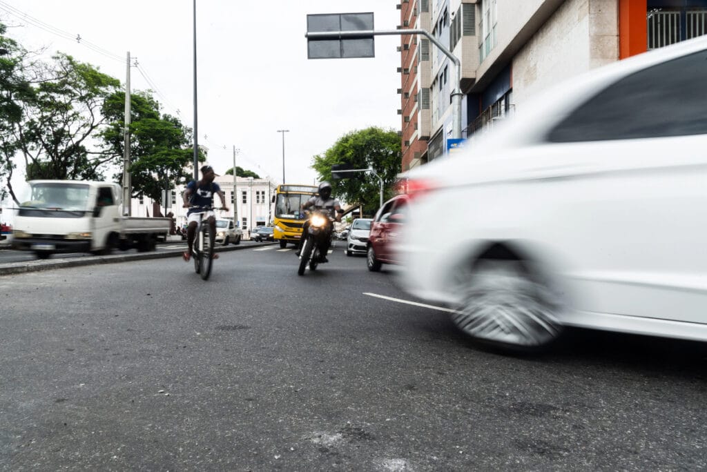 Atlas da Violência relaciona mortes no trânsito a aplicativos