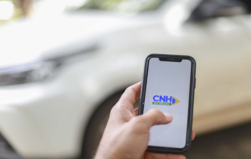 Nova lei mantém exame médico e altera renovação automática da CNH