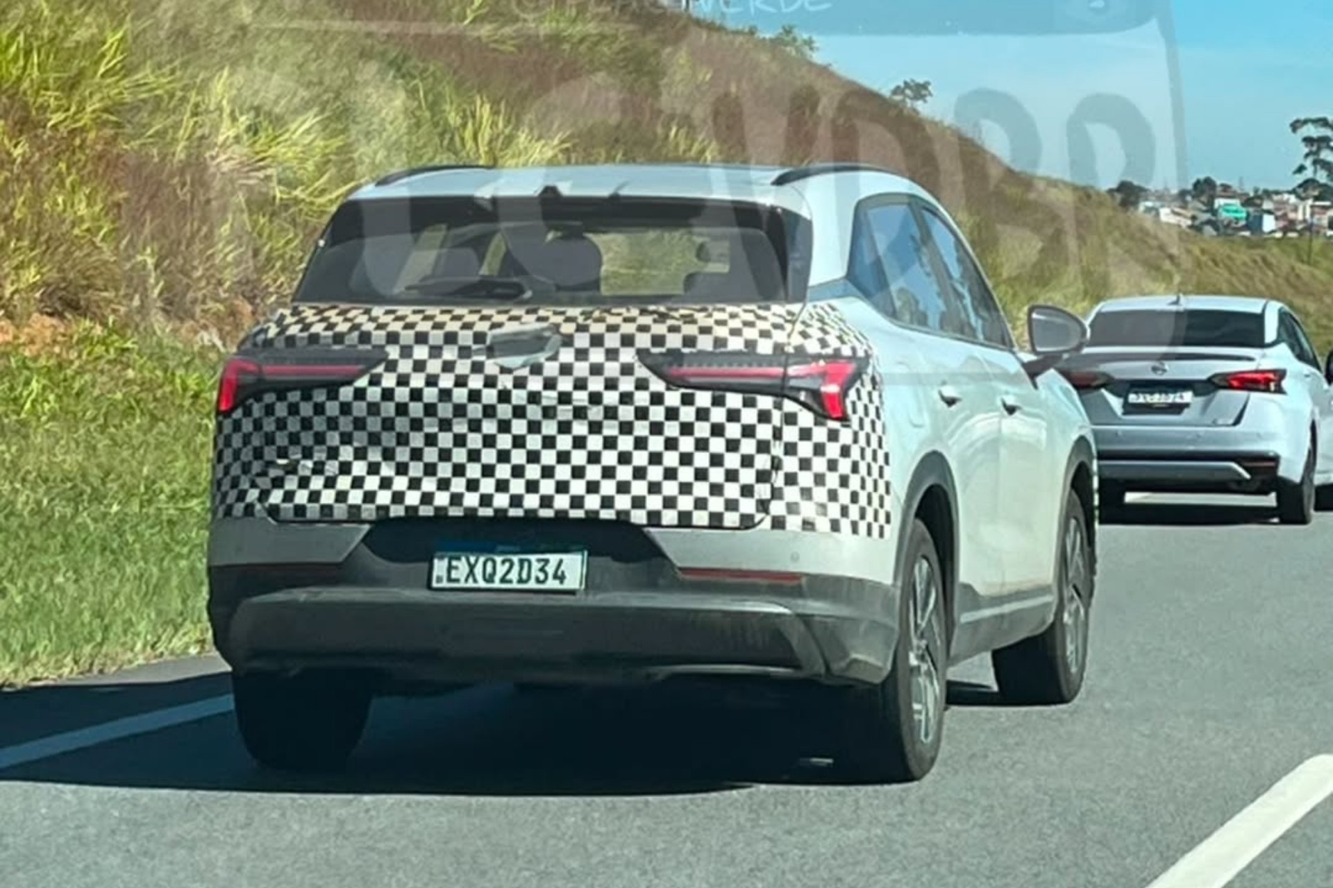 Chevrolet Captiva híbrido: GM mira GWM e BYD com SUV PHEV