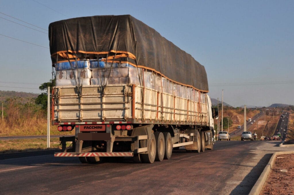 10 consequências de dirigir com excesso de carga