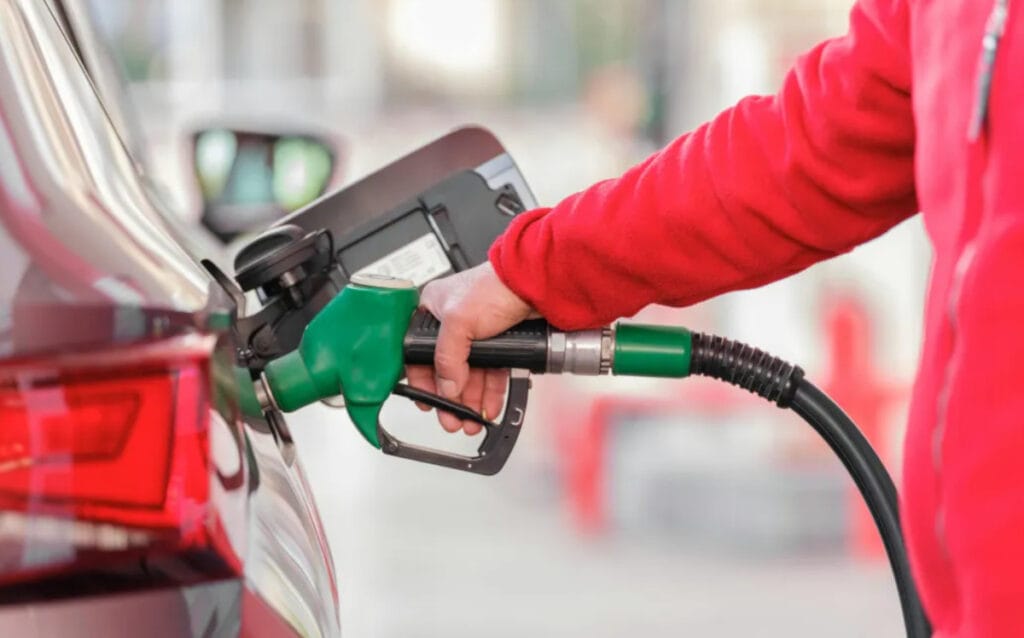 Gasolina com mais etanol: aumento do consumo exige atenção