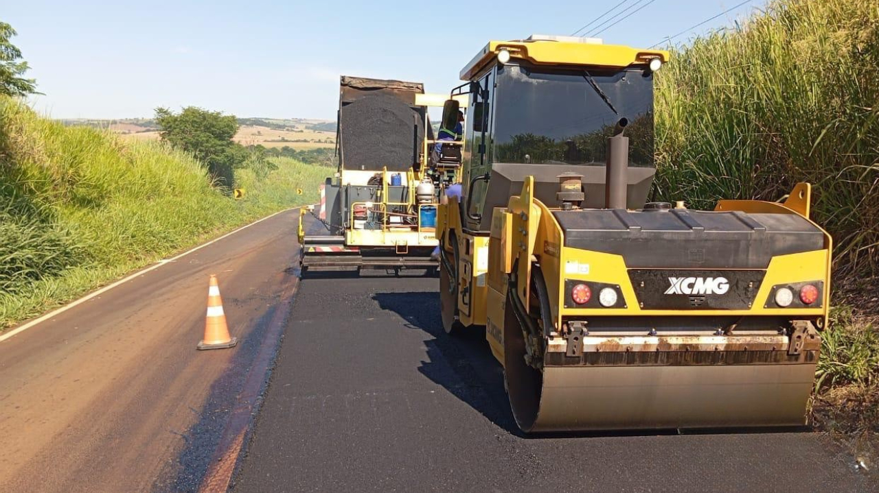 PR-090 recebe melhorias no pavimento entre Sertanópolis e Bela Vista do Paraíso