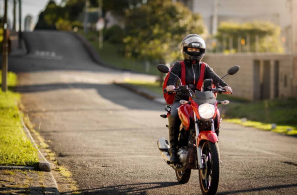 CNT critica flexibilização de regras para motofretistas