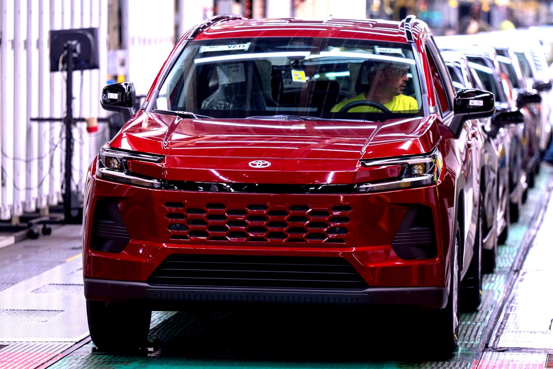 Toyota reduz linha de modelos para lucrar mais, como VW