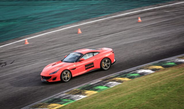 Testar Ferrari Interlagos: experiência com superesportivos