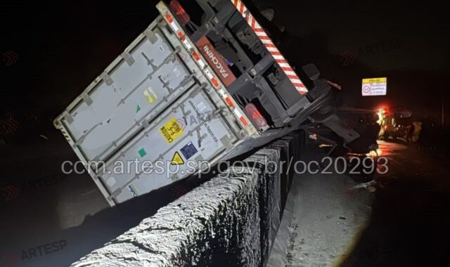 Pista de subida da Via Anchieta é interditada após acidente em Cubatão
