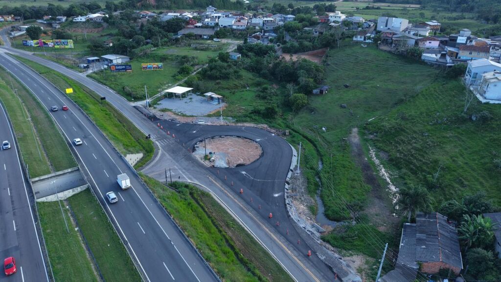 Obra na BR-101/SC altera tráfego em Paulo Lopes nesta terça