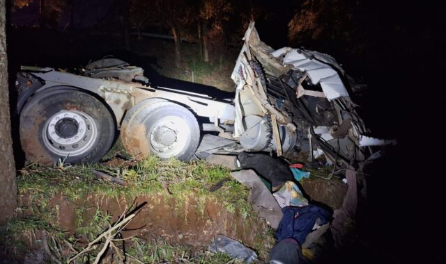 Caminhoneiro morre em capotamento na SC-355 em Iomerê