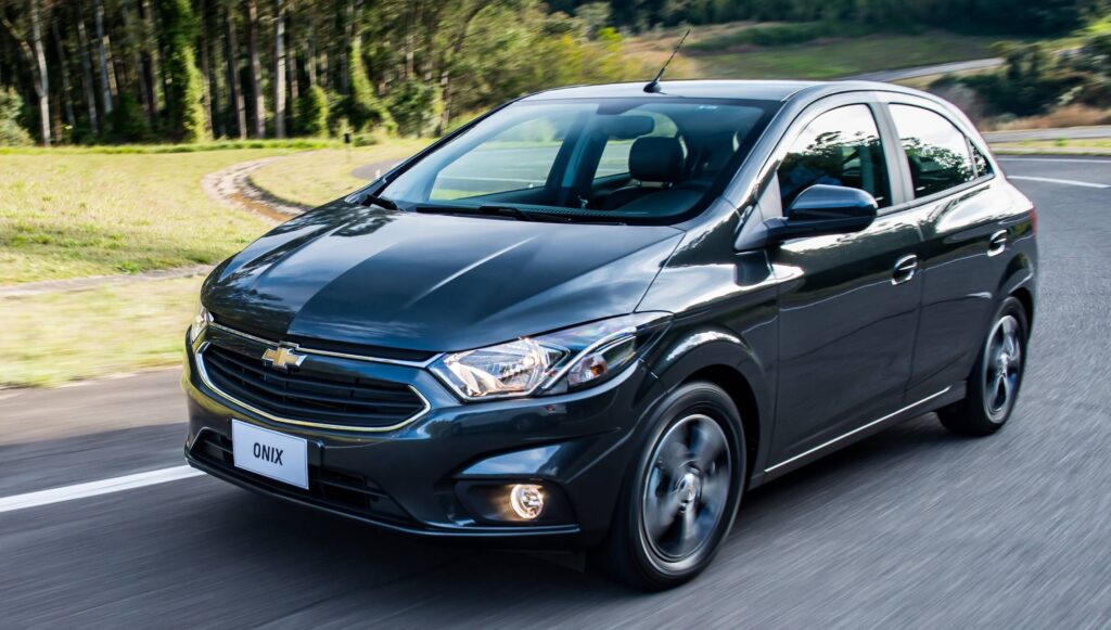 5 carros usados econômicos na estrada a partir de R$ 45 mil