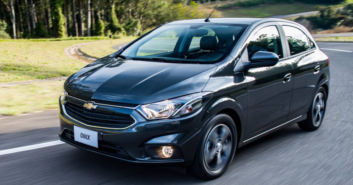 5 carros usados econômicos na estrada a partir de R$ 45 mil