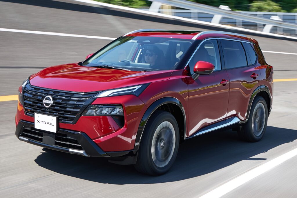 Nissan X-Trail híbrido 2025: versão 4x4 de 7 lugares confirmada