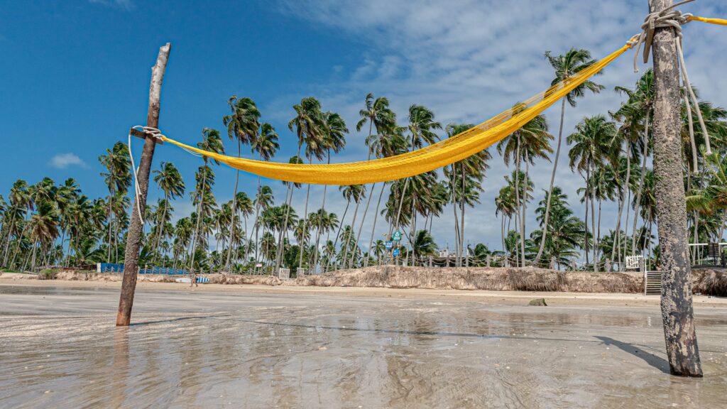Praia do Ipioca em Maceió: refúgio de sossego e mar verde-esmeralda