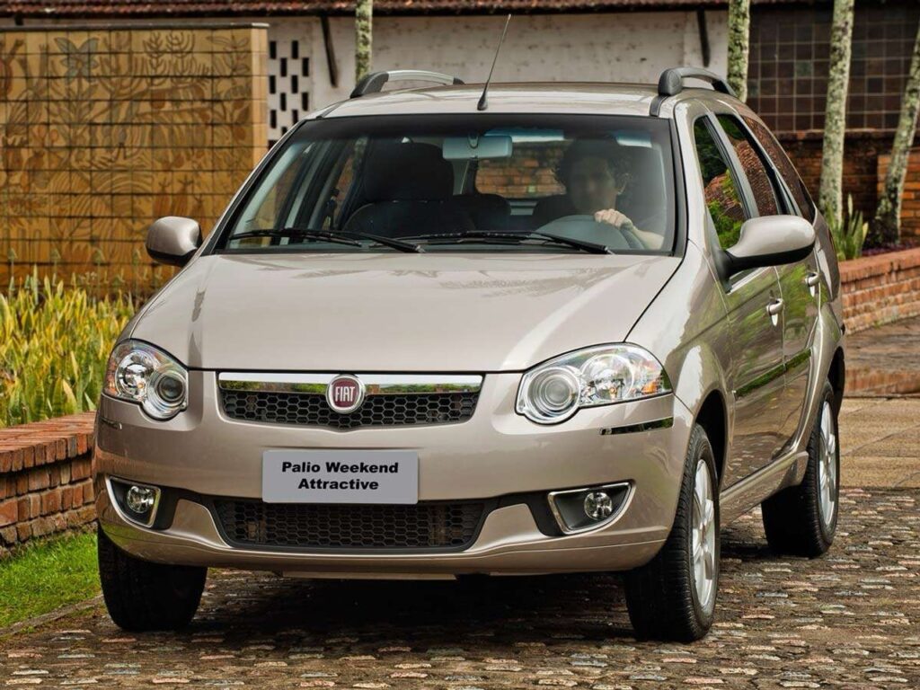 Fiat Palio Weekend usada oferece 4 versões a partir de R$ 23 mil