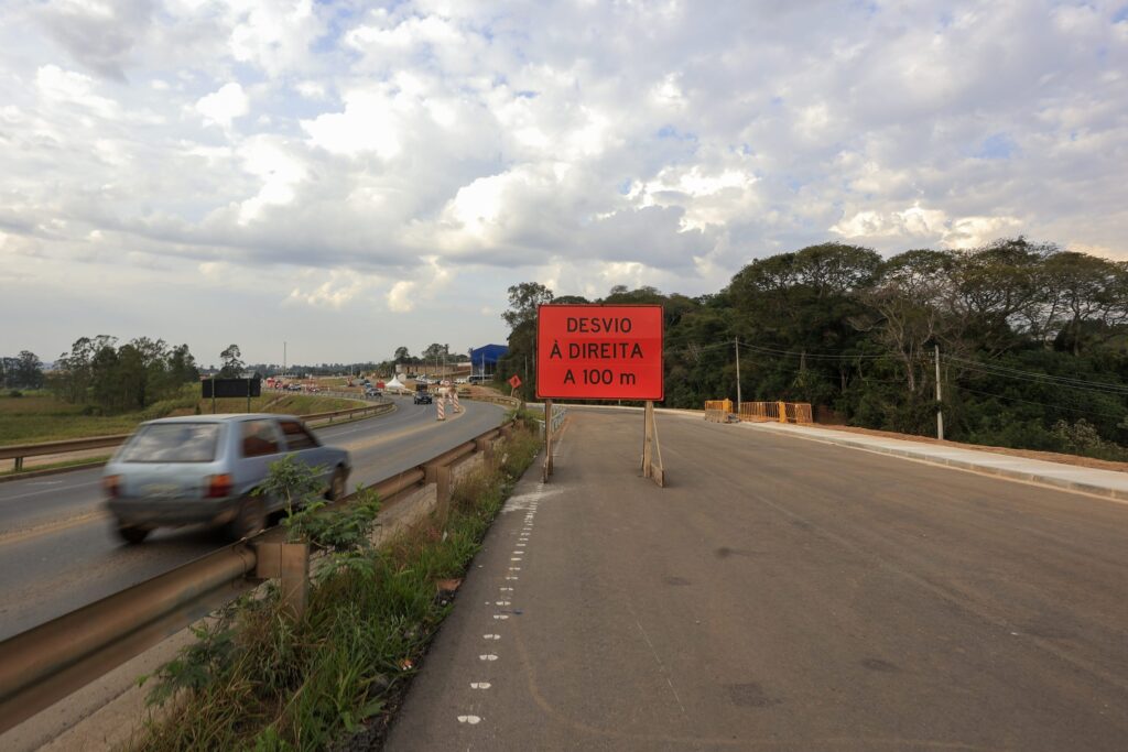 Duplicação da SP-250 muda trânsito entre Cotia, Vargem Grande e Ibiúna