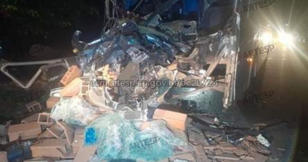 Acidente de ônibus em Araraquara mata motorista em colisão