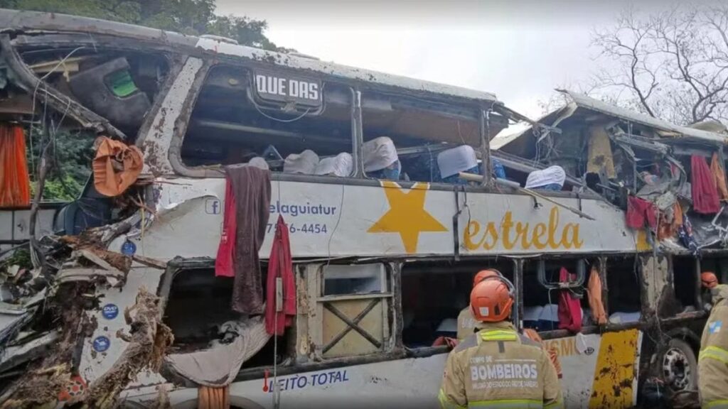 Ônibus irregular na BR-040 causa 10 mortes em Petrópolis