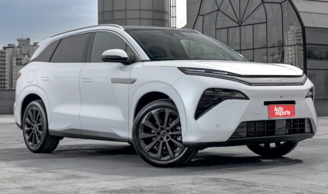 BYD Atto 8: SUV híbrido plug-in de 7 lugares custa R$ 399.990