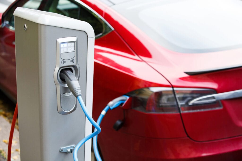 Carregar o carro elétrico diariamente estraga a bateria?