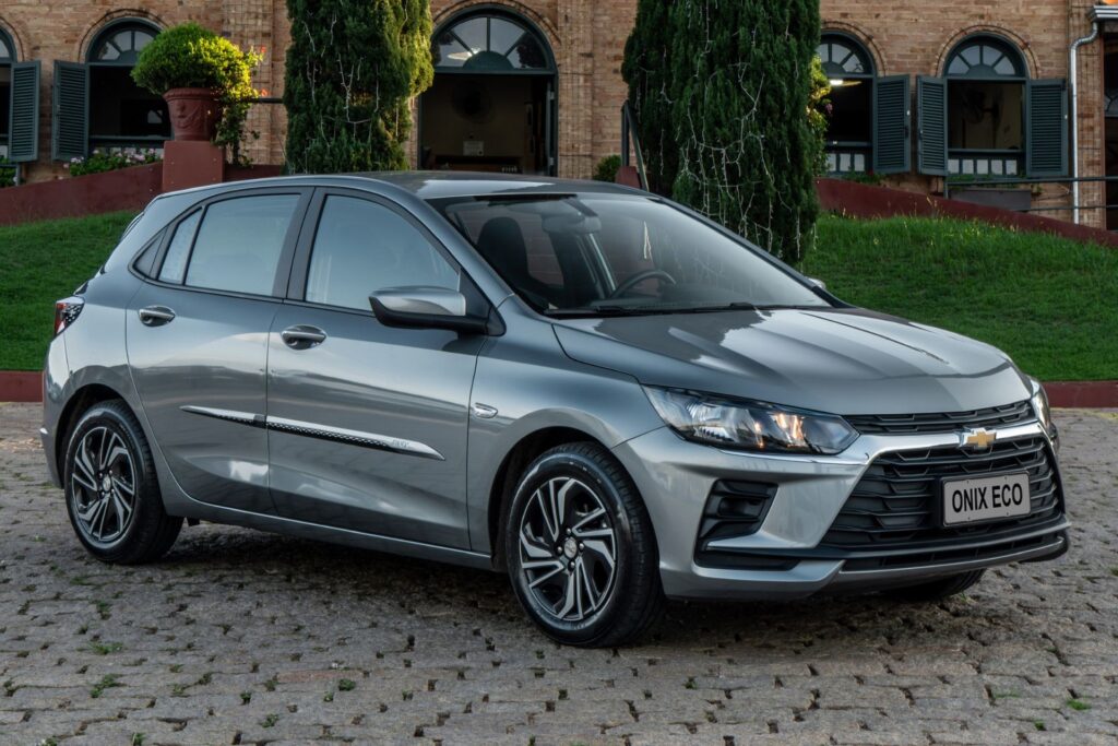Onix Eco preço: Chevrolet lança versões 1.0 turbo só etanol
