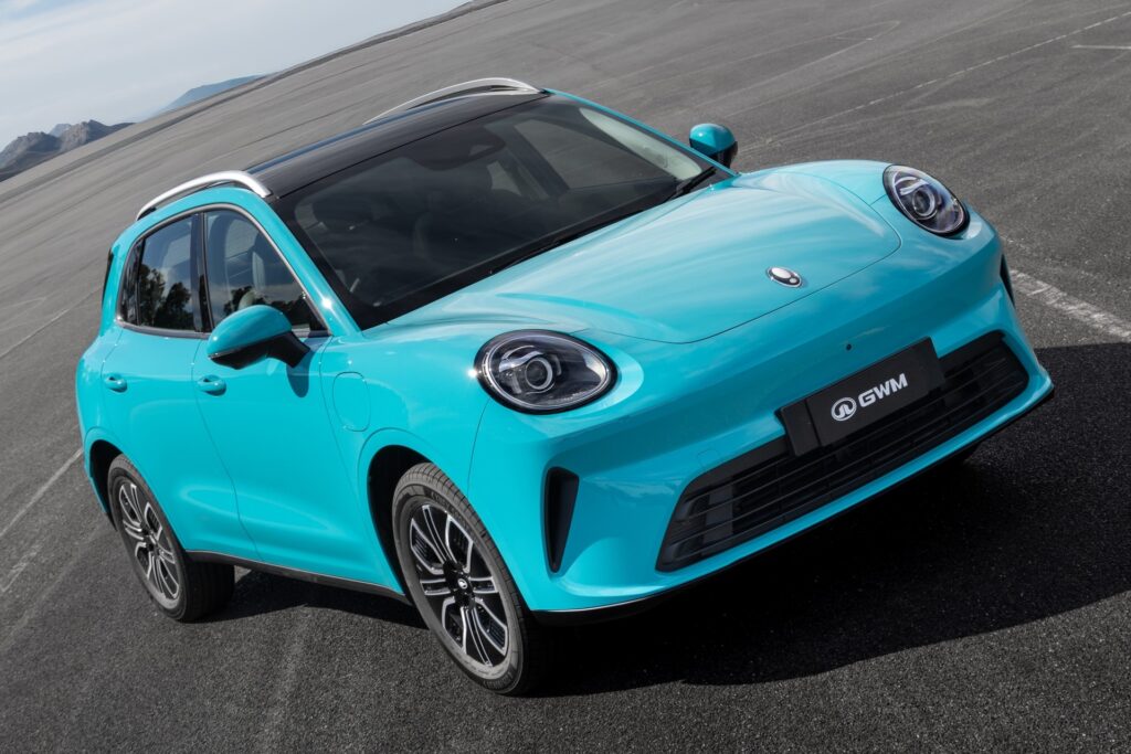 GWM Ora 03 vs Ora 5: compare os elétricos chineses