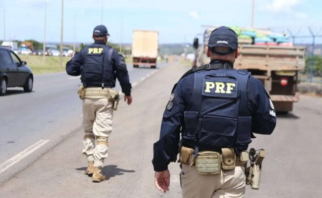 PRF multa 280 motoristas por dia com base na Lei do Descanso