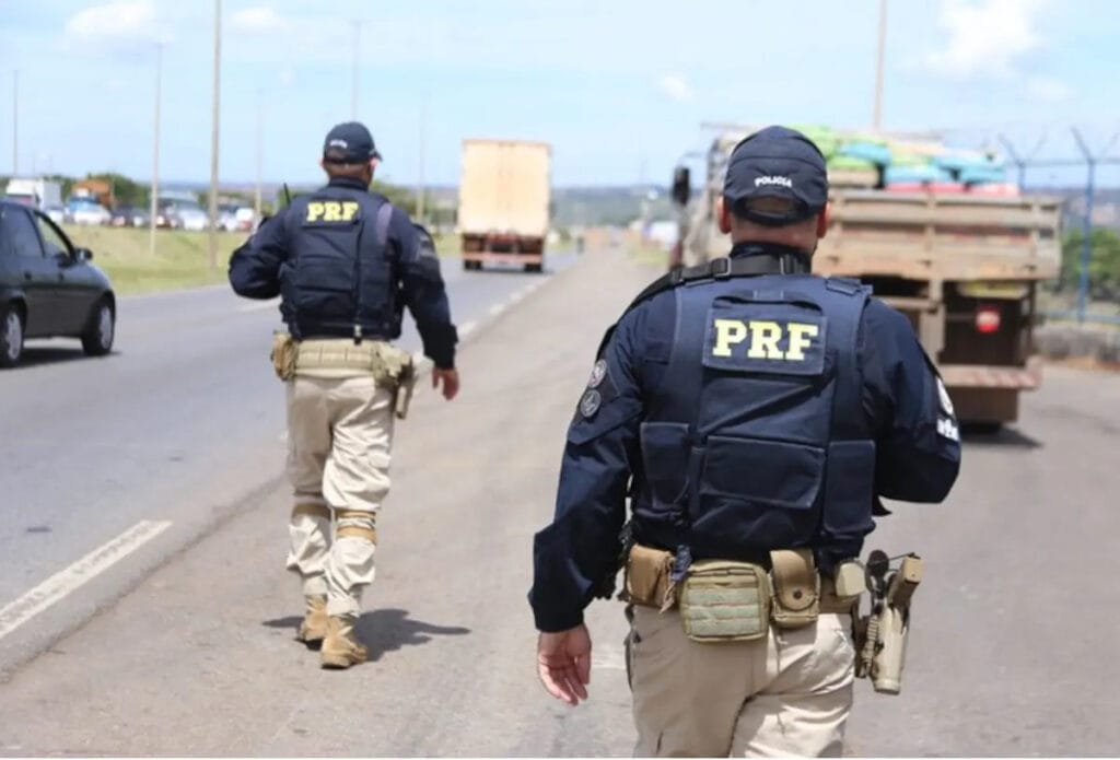 PRF multa 280 motoristas por dia com base na Lei do Descanso