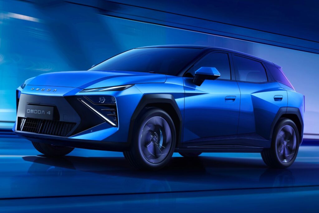 Omoda 4: SUV híbrido rival de Avenger e Tera chega em 2026
