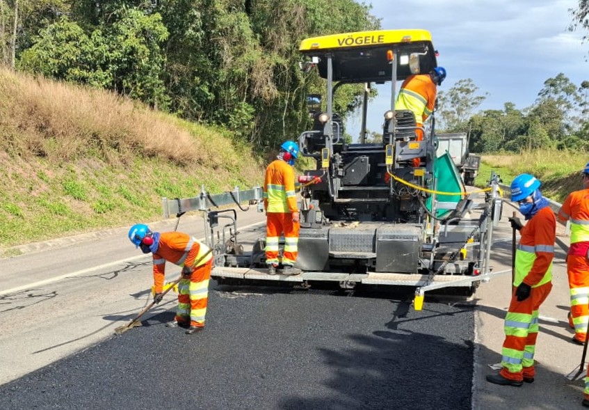 Obras de recuperação de pavimento na SP-079 até sábado