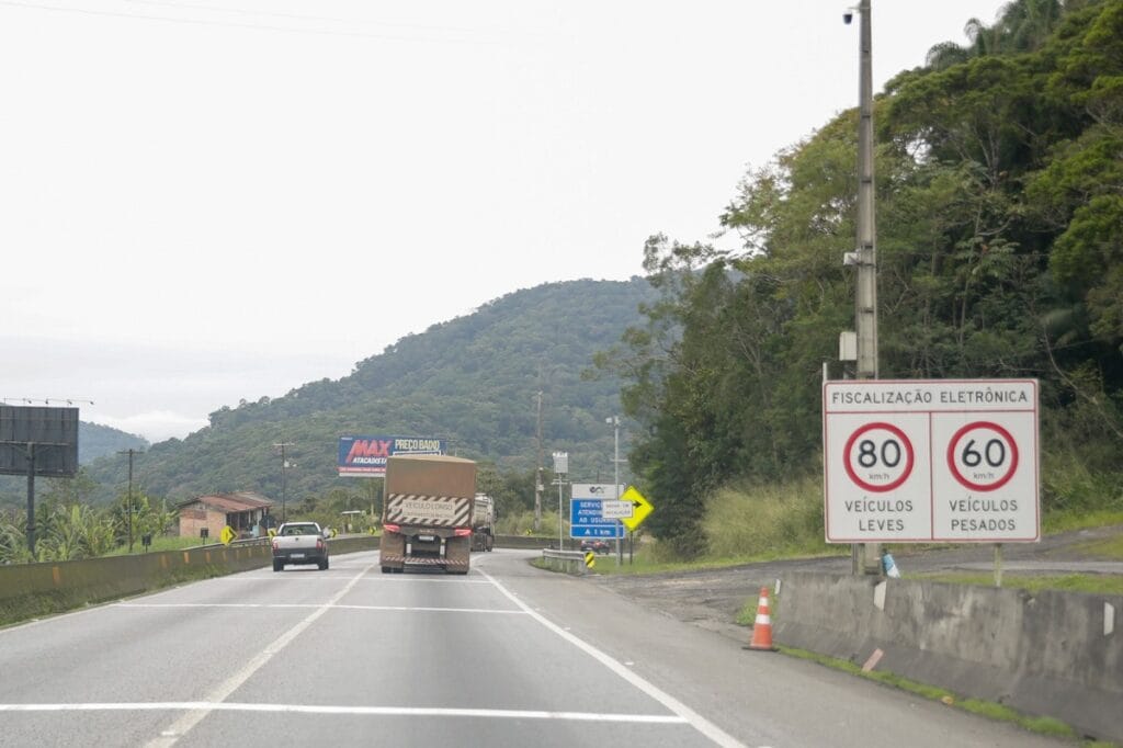 Radares em rodovias do Paraná reduzem acidentes em até 100%