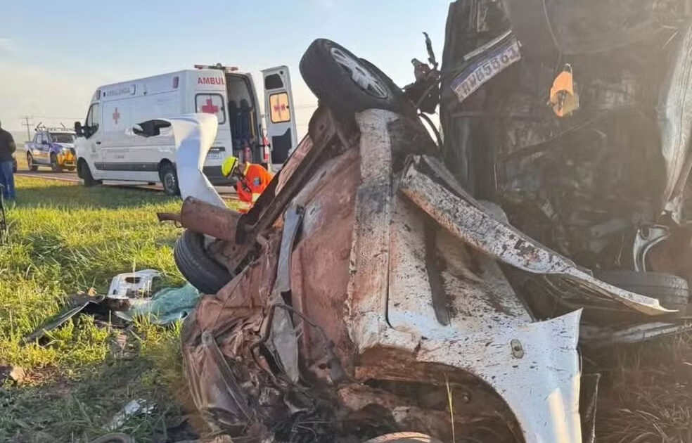 Acidente na BR-163 em Itaquiraí: van e carro deixam 5 mortos