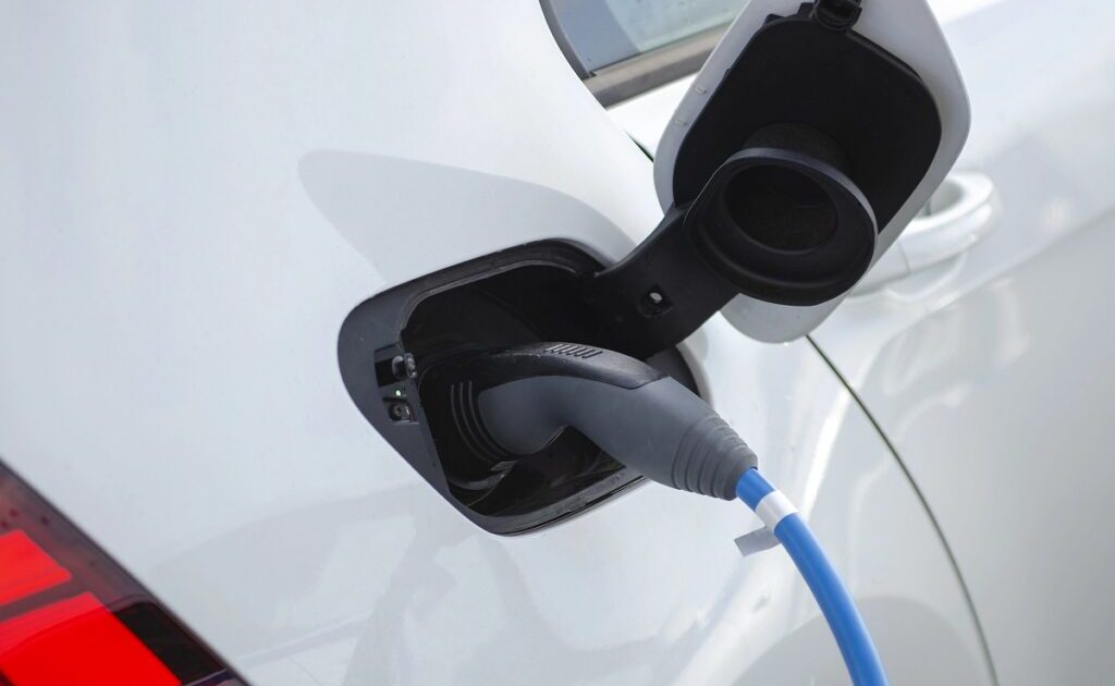 CNH B para elétricos: nova lei permite veículos de até 4.250 kg
