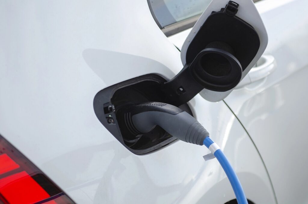 CNH B para elétricos: nova lei permite veículos de até 4.250 kg