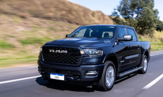 Recall Jeep RAM: 7,2 mil veículos por risco de incêndio