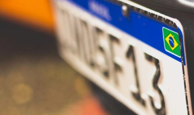 Lacre de placa de moto pode voltar a ser obrigatório
