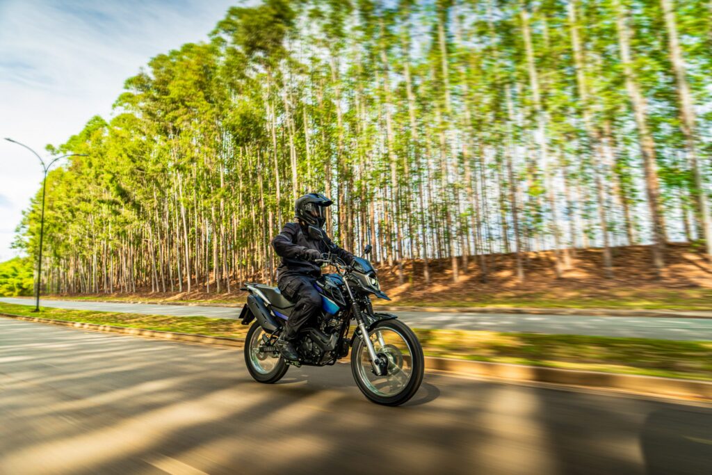 Yamaha Crosser ABS 2027 ganha conectividade e farol Full LED