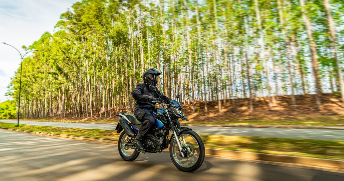 Yamaha Crosser ABS 2027 ganha conectividade e farol Full LED
