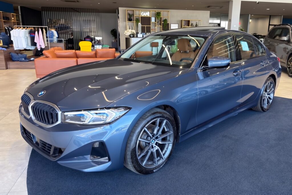 BMW 320i tem ofertas de até R$ 25 mil em desconto